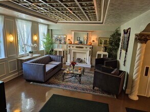 4531 Ashland N Ave, Unit 111 in Chicago, IL - Building Photo - Building Photo