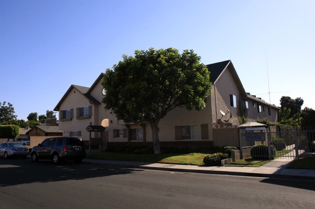 13882 Cherry St in Westminster, CA - Foto de edificio - Building Photo