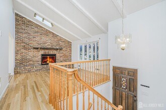 17 Throckmorton Ln in Old Bridge, NJ - Building Photo - Building Photo