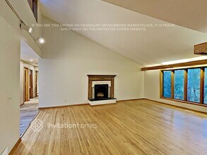 1937 Oakland Rd in Hopkins, MN - Foto de edificio - Building Photo