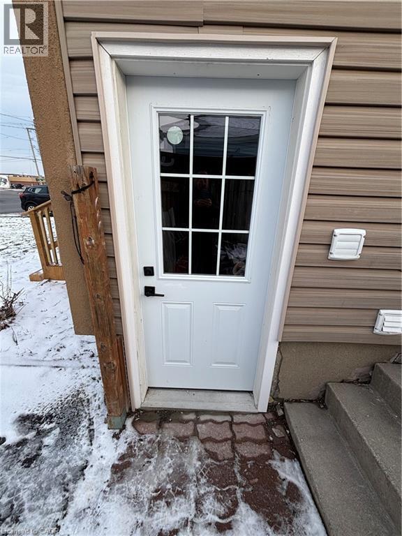 90 Lorne St in St Catharines, ON - Building Photo - Building Photo