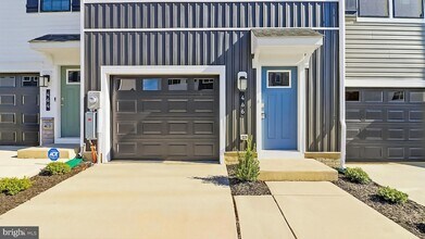466 Still Feather Ave in La Plata, MD - Building Photo - Building Photo