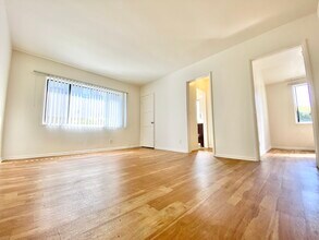 2613 S Sepulveda Blvd in Los Angeles, CA - Building Photo - Building Photo