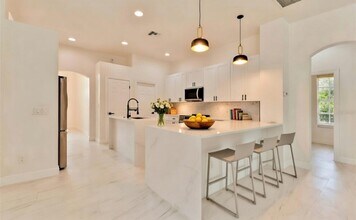 13792 Long Lake Ln in Port Charlotte, FL - Foto de edificio - Building Photo