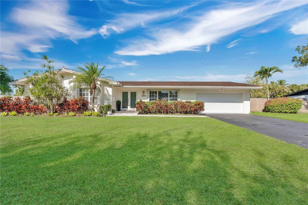 11522 SW 100th Ave in Miami, FL - Building Photo