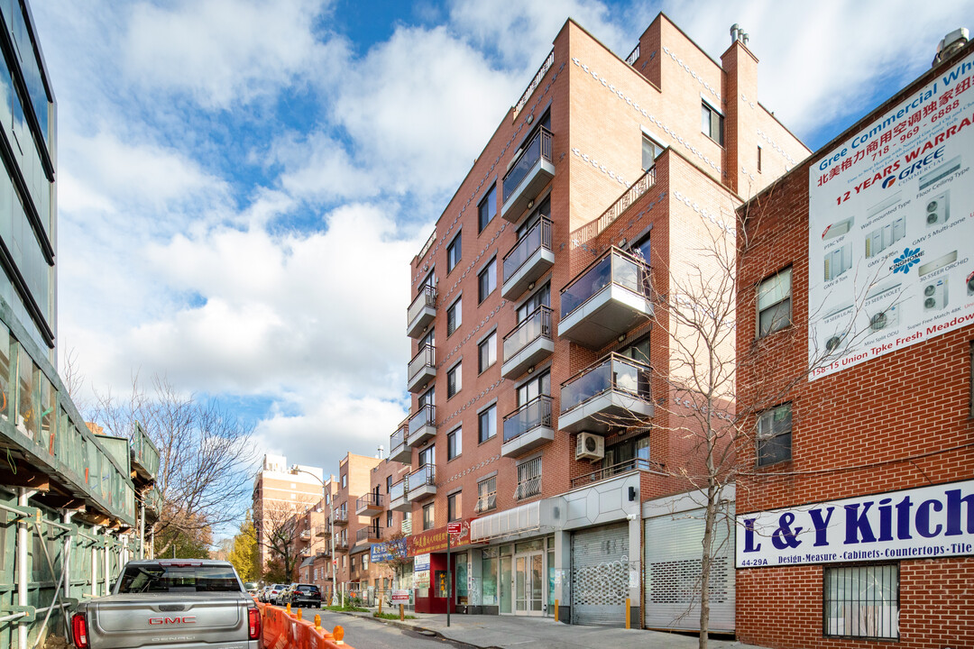 13208 Pople Ave in Flushing, NY - Building Photo