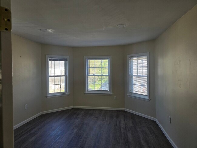 48 Alexander St in Framingham, MA - Building Photo - Building Photo