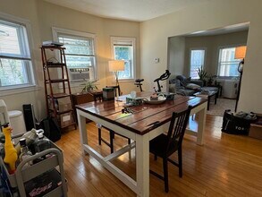85 Raymond Ave in Somerville, MA - Building Photo - Building Photo