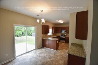 7376 Blue Jay Way in Union City, GA - Foto de edificio - Building Photo