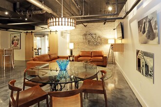 10th Street Lofts in Des Moines, IA - Foto de edificio - Interior Photo