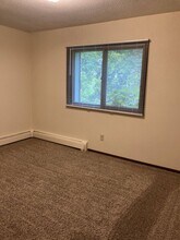 2014 Greysolon Rd in Duluth, MN - Building Photo - Building Photo