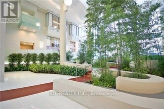 9088 Yonge St in Richmond Hill, ON - Building Photo - Building Photo