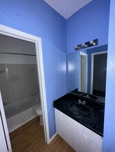 9504 Kempler Dr, Unit A in Austin, TX - Foto de edificio - Building Photo