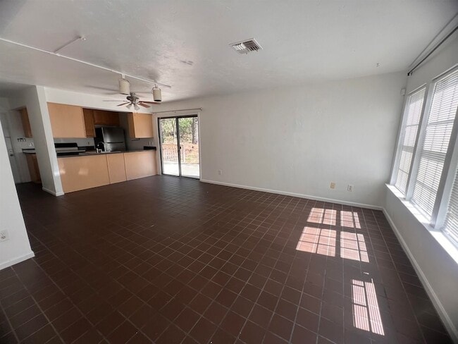 2201 Timberwood Cir N in Tallahassee, FL - Building Photo - Building Photo