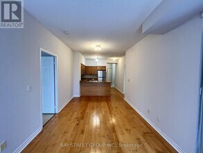 388 Prince of Wales Dr in Mississauga, ON - Building Photo - Building Photo