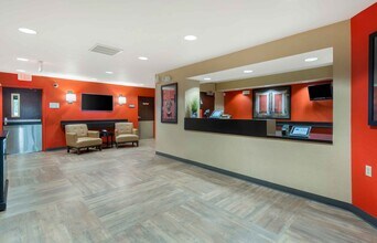 Furnished Studio-Seattle - Kent in Kent, WA - Foto de edificio - Building Photo