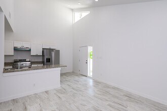 3911 Casa Blanca Lake Rd in Laredo, TX - Building Photo - Building Photo