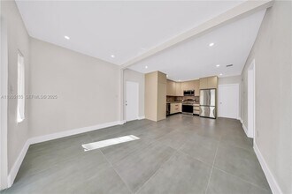 807 NW 51st St in Miami, FL - Building Photo - Building Photo