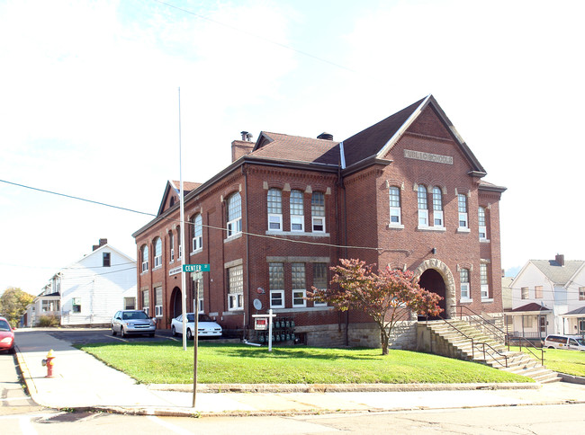 VALLEY VIEW APARTMENTS in Tarentum, PA - Building Photo - Building Photo