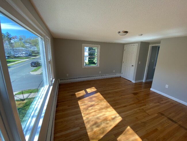 32 Hayes St in New Britain, CT - Building Photo - Building Photo