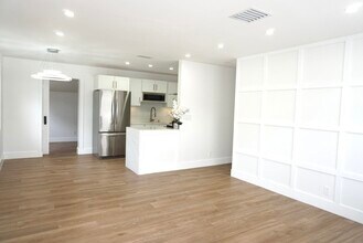 403 Pinegrove Ave in Jupiter, FL - Building Photo - Building Photo