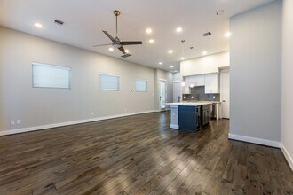 806 Thornton Rd in Houston, TX - Building Photo - Building Photo