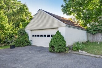 134 Old Mamaroneck Rd in White Plains, NY - Foto de edificio - Building Photo