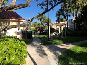 3340 Pinewalk Dr N-Unit -1512 in Margate, FL - Building Photo - Building Photo