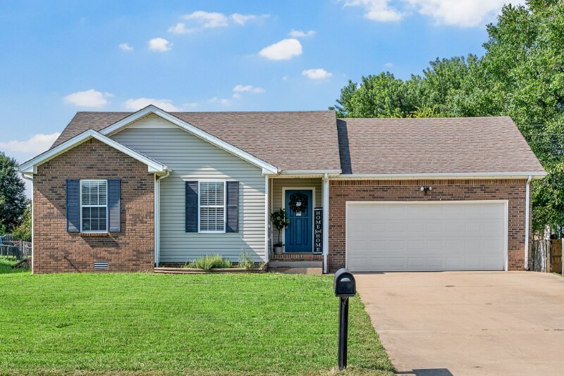 2413 Egret Dr in Clarksville, TN - Building Photo