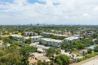 Fountainhead Building in Hollywood, FL - Building Photo - Building Photo