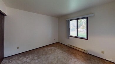 1611 S 115th Court in West Allis, WI - Foto de edificio - Building Photo