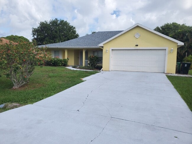 property at 2509 SE Lyman Cir