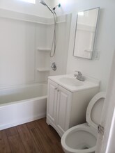 820 W Imperial Hwy, Unit 1 in Los Angeles, CA - Foto de edificio - Building Photo