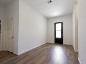 705 Western Fern in League City, TX - Building Photo - Building Photo