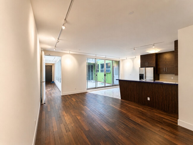 property at 2863 California St