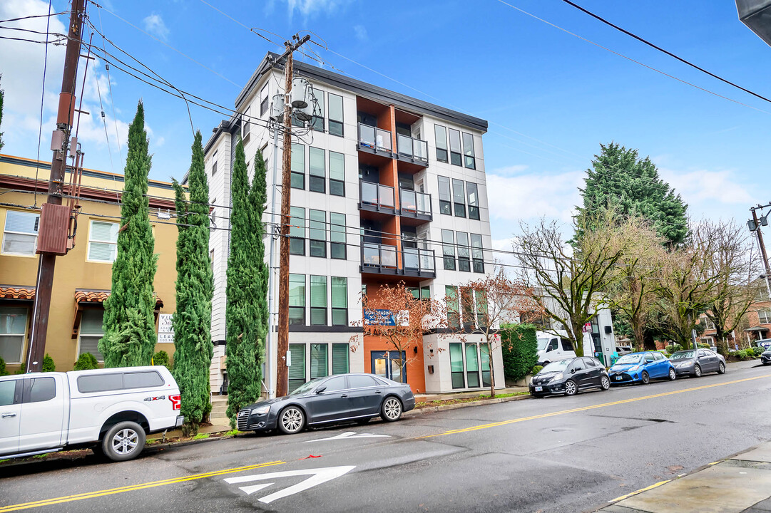 1834 Apartments in Portland, OR - Foto de edificio