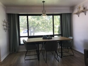 443 Vine St in St Catharines, ON - Building Photo - Building Photo