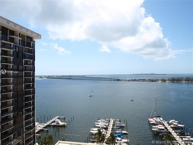 1901 Brickell Ave-Unit -B1714 in Miami, FL - Building Photo - Building Photo