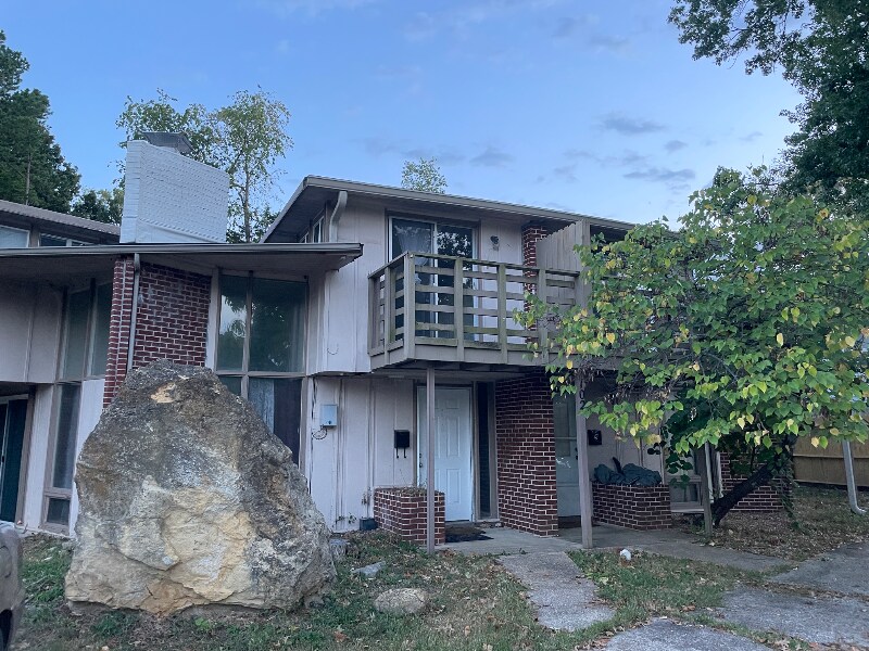 1102 Laguille Ct in Rolla, MO - Building Photo