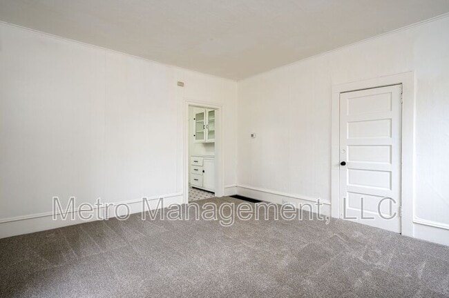 6824 SE Long St in Portland, OR - Foto de edificio - Building Photo