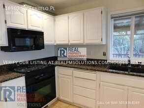 16960 SW Ferrelo Pl in Beaverton, OR - Building Photo - Building Photo
