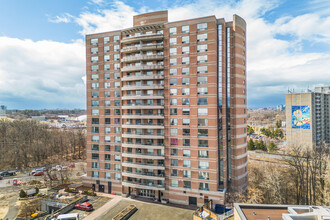 Waterford in Ottawa, ON - Building Photo - Building Photo