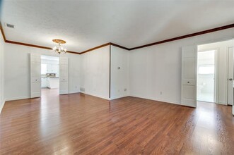 8229 Lullwater Dr in Dallas, TX - Building Photo - Building Photo