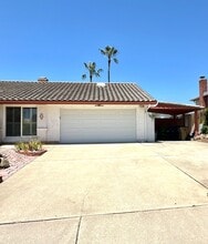 907 St Marys Ln in Santa Barbara, CA - Foto de edificio - Building Photo