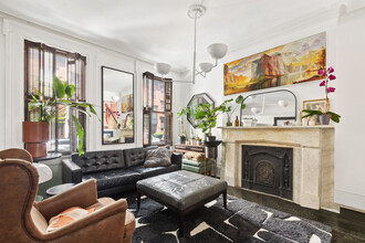 362 W 30th St in New York, NY - Building Photo - Interior Photo