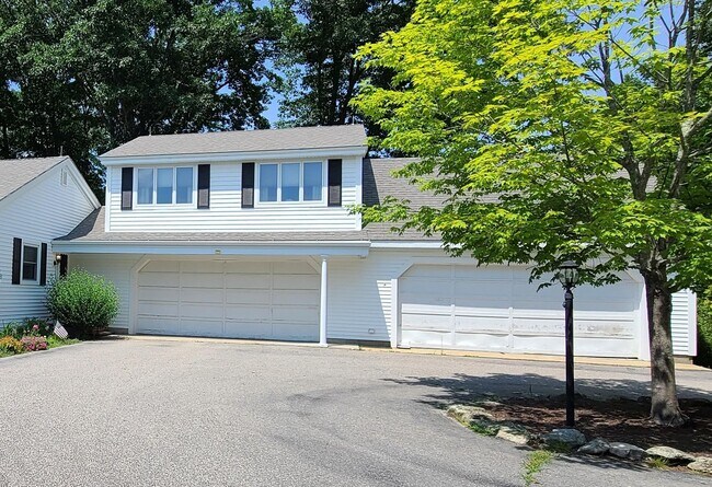 17 Highland Terrace in Wolfeboro, NH - Building Photo - Building Photo