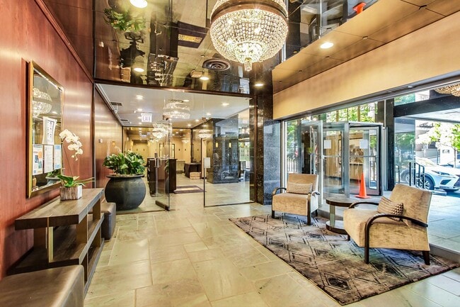 1000 N Lake Shore Dr, Unit 12B in Chicago, IL - Foto de edificio - Building Photo