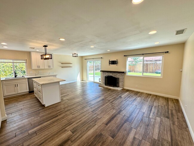 1220 N Grape St in Escondido, CA - Building Photo - Building Photo