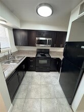 1177 Bentley Rd in Leesburg, FL - Foto de edificio - Building Photo