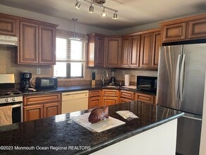 65 Grand Central Ave, Unit 2 in Lavallette, NJ - Foto de edificio - Building Photo